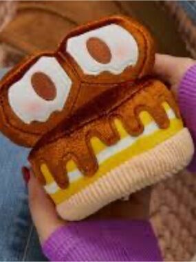 Disney Munchlings Wall-E Movie Plush Chocolate Dipped Sponge Cake Scented